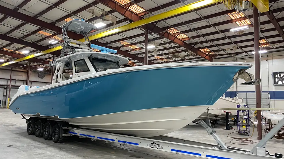 Center console hull finished in clear paint protection film